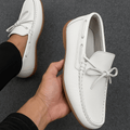 Mocasín Hombre en Cuero Blanco – Estilo Moderno y Suela Antideslizante - Tienda Serrano