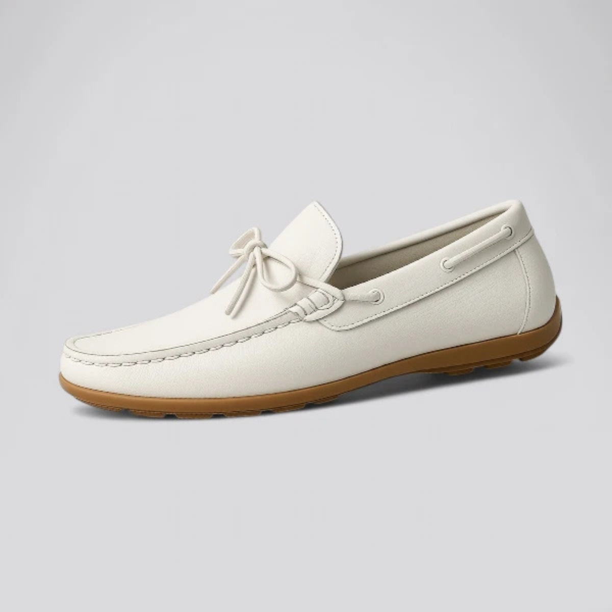 Mocasín Hombre en Cuero Blanco – Estilo Moderno y Suela Antideslizante - Tienda Serrano
